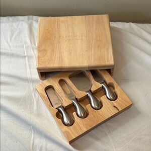 Trincherro Stainless Cheese Knife Set in Light Wood